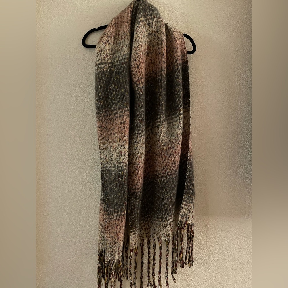 New without tag, extra large scarf.